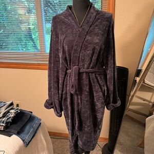 Women’s velvet robe